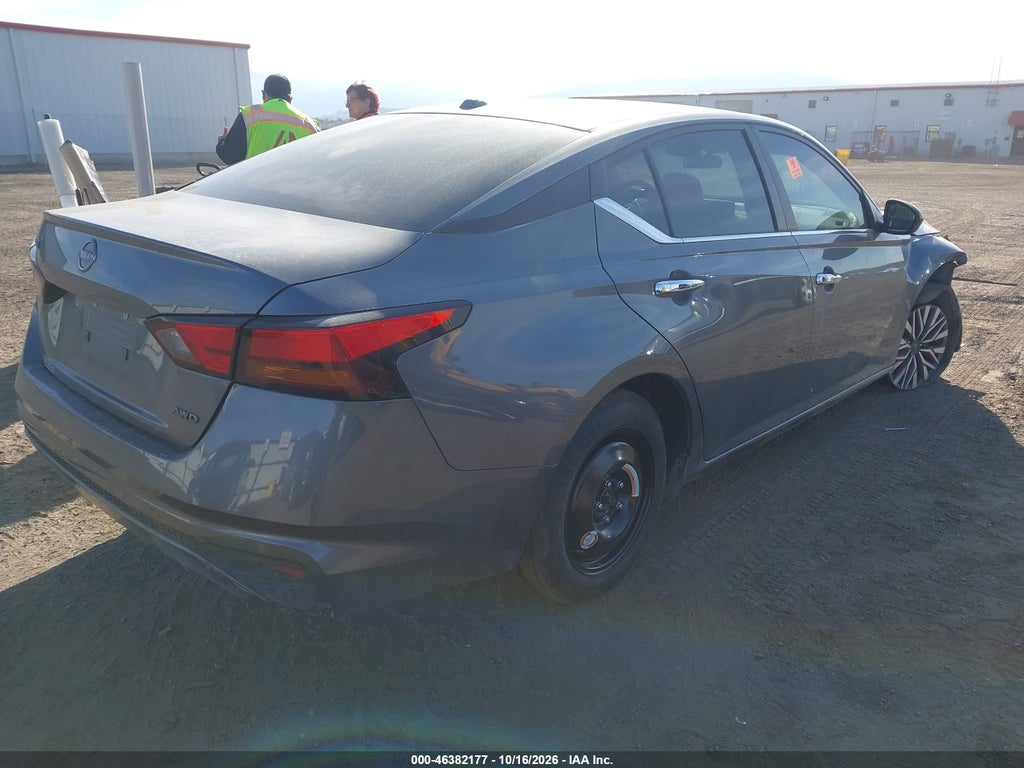 Nissan Altima 2025