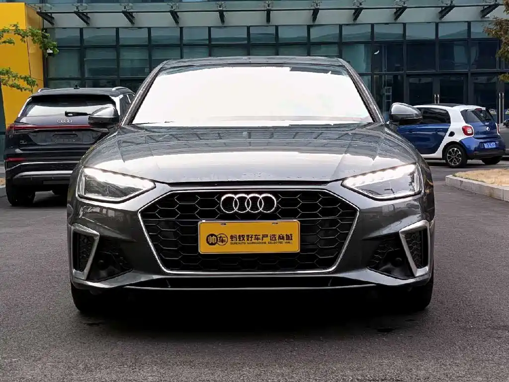 Audi A4 2023