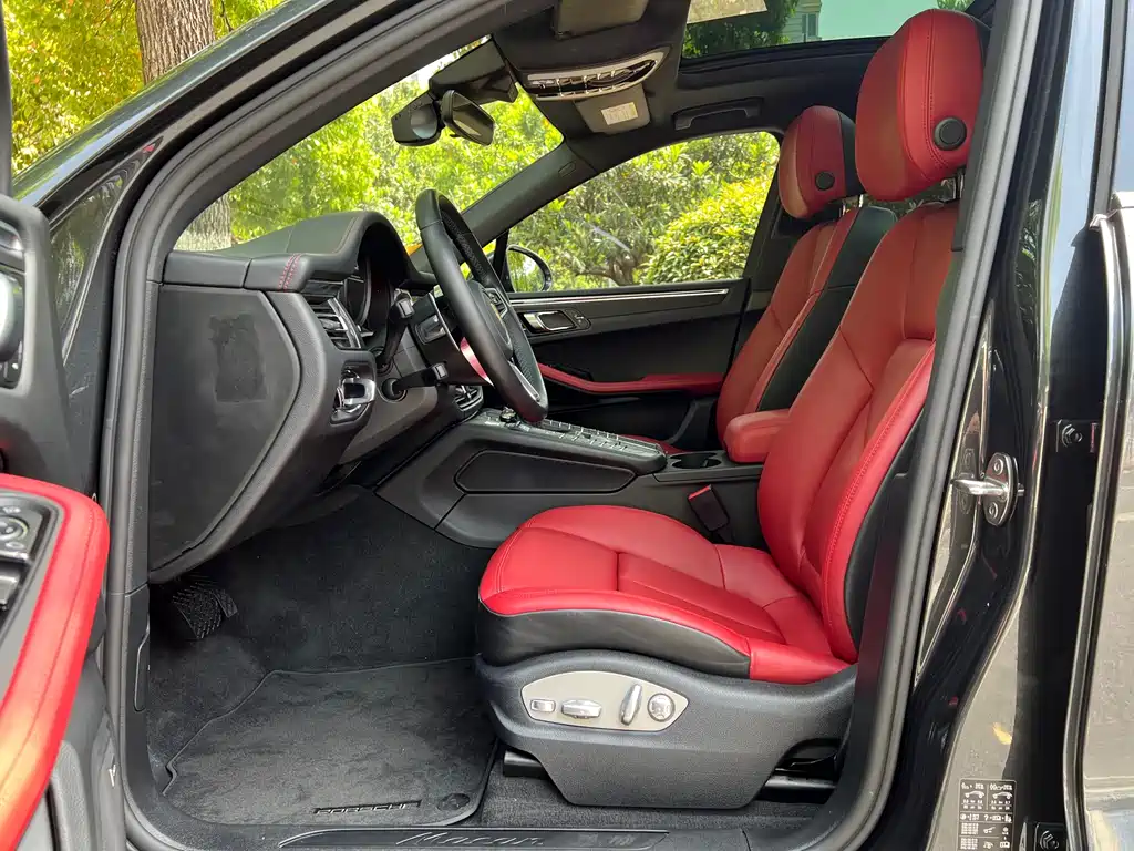 Porsche Macan 2021