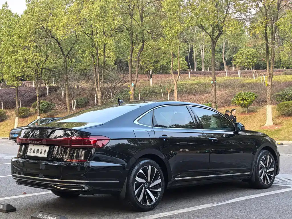 Volkswagen Passat 2023
