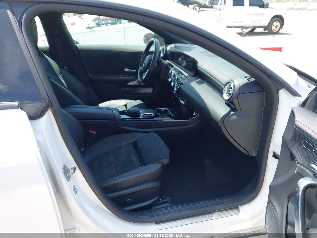 Mercedes-Benz CLA 2023
