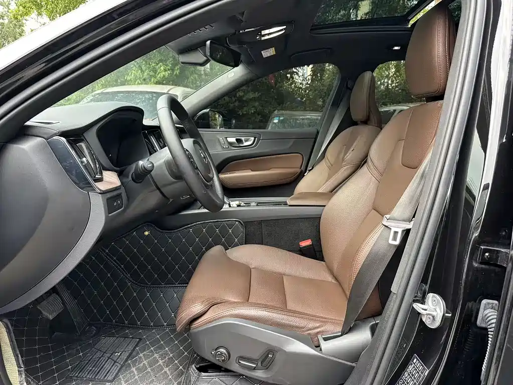 Volvo XC60 2023