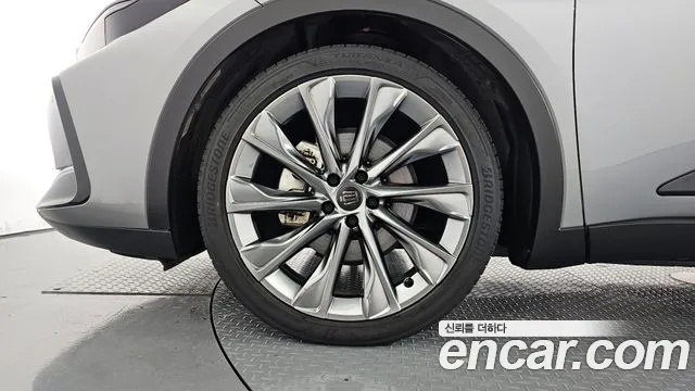 Toyota Crown 2023