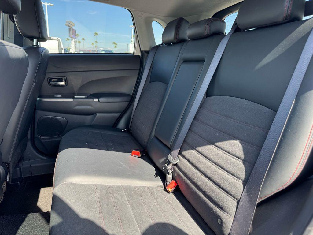 Mitsubishi Outlander Sport 2024
