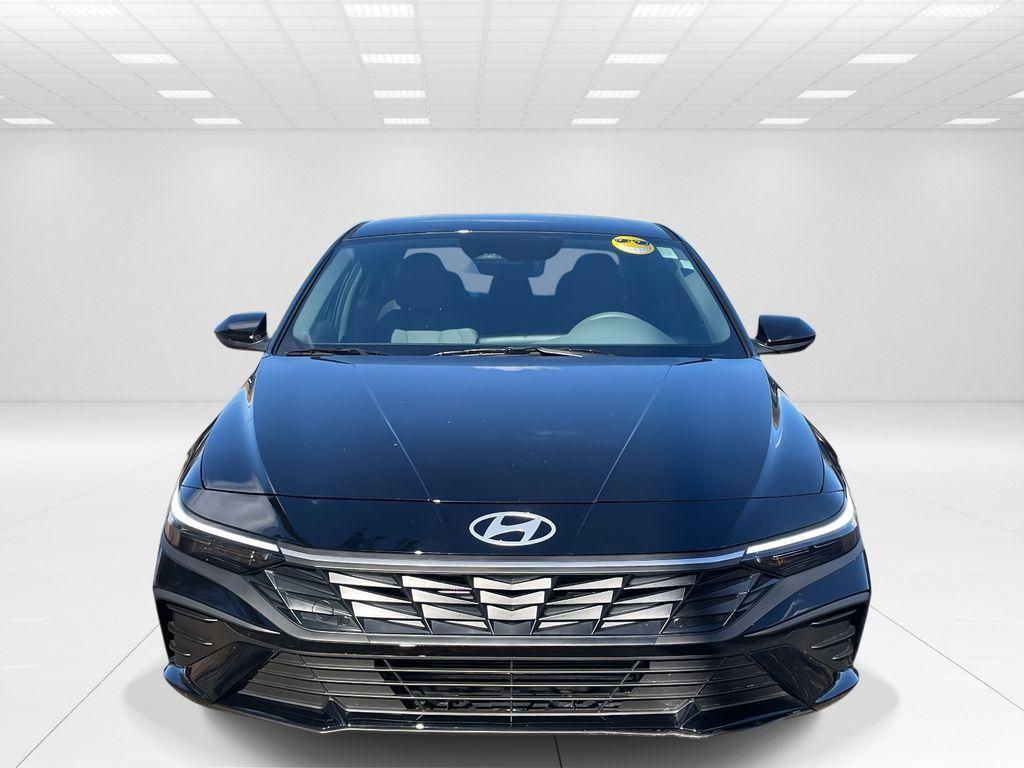 Hyundai Elantra 2025