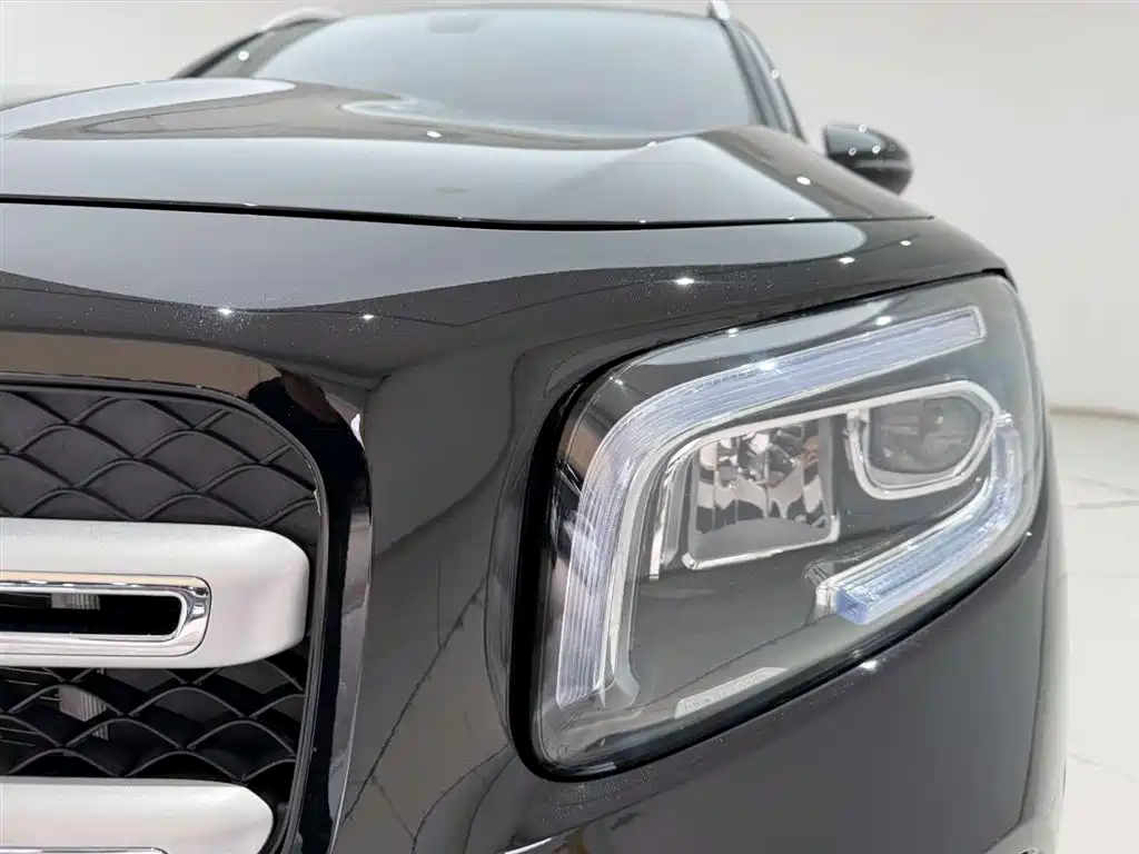 Mercedes-Benz GLB 2021