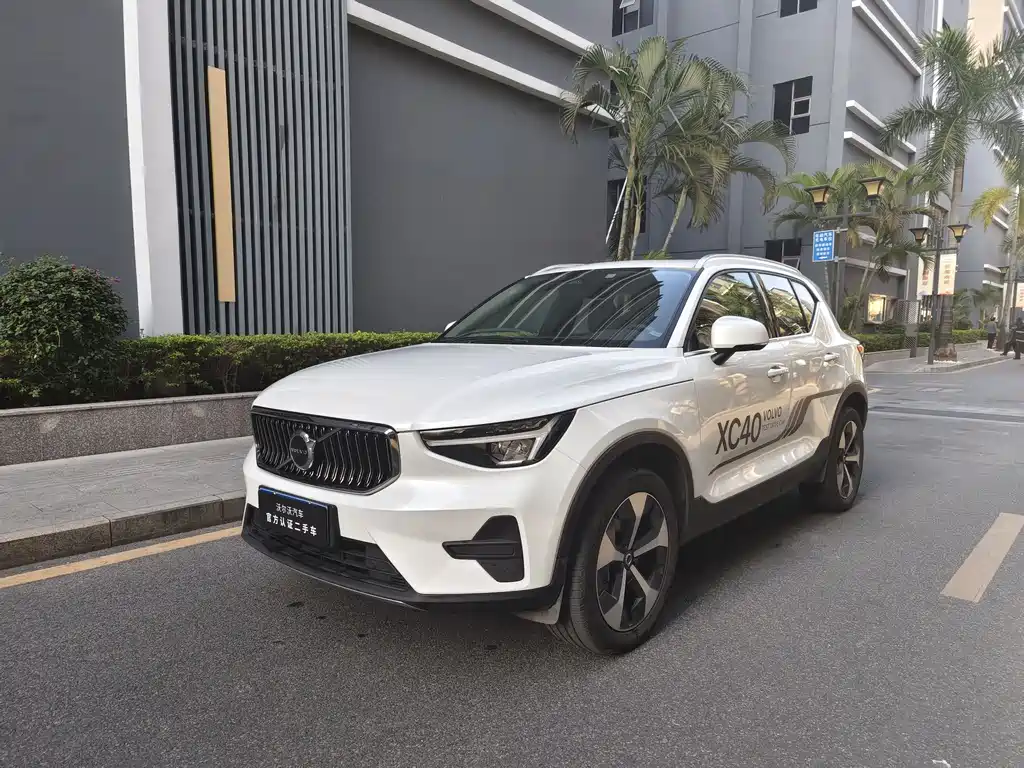 Volvo XC40 2024