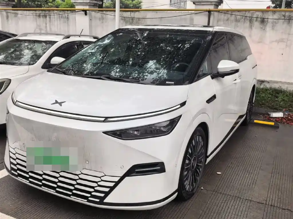 Xpeng X9 2025