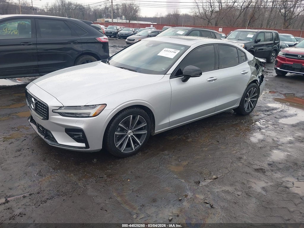 Volvo S60 2022