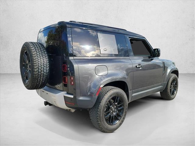 Land Rover Defender 2023