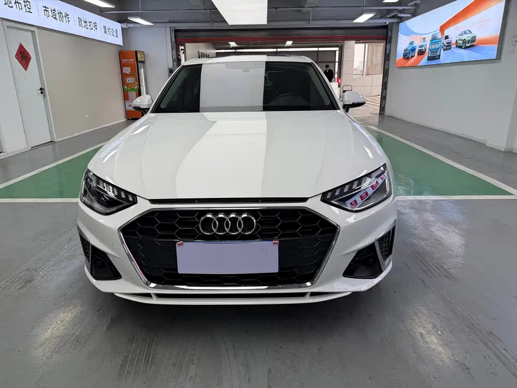 Audi A4 2023