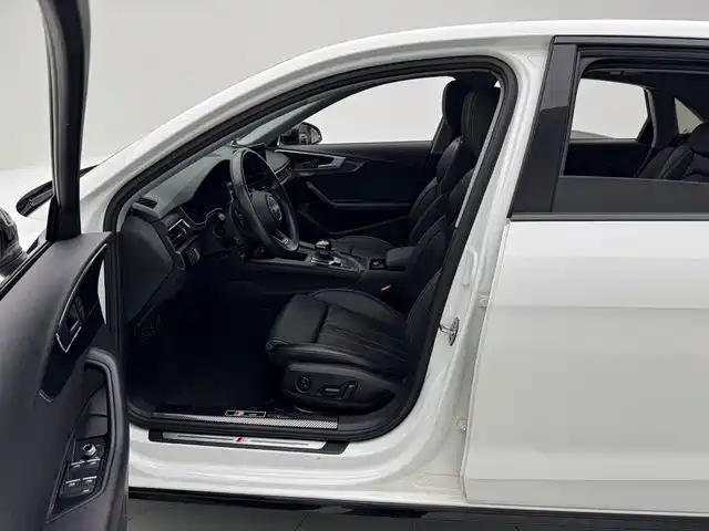 Audi A4 2023