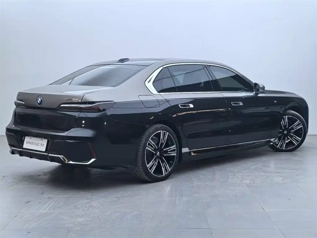 BMW i7 2024