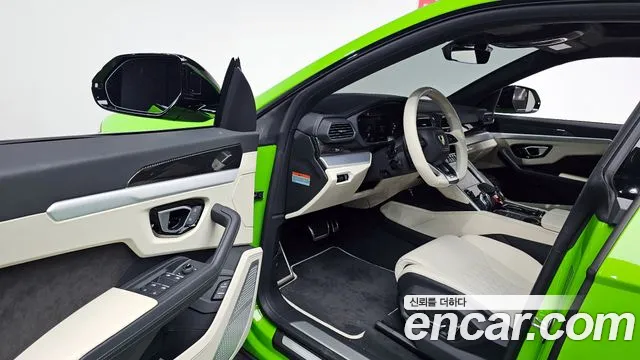 Lamborghini Urus 2024