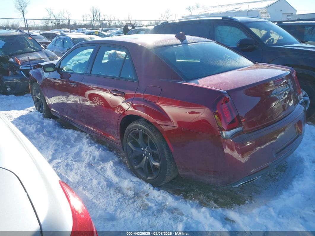 Chrysler 300 2023