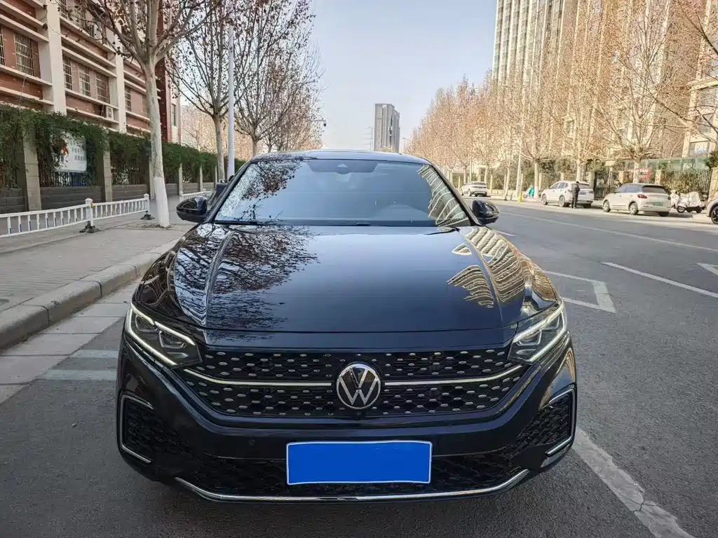 Volkswagen Passat 2024