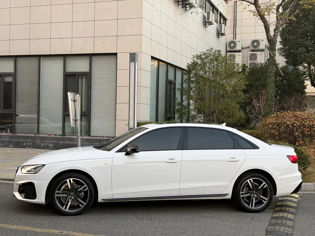 Audi A4 2022