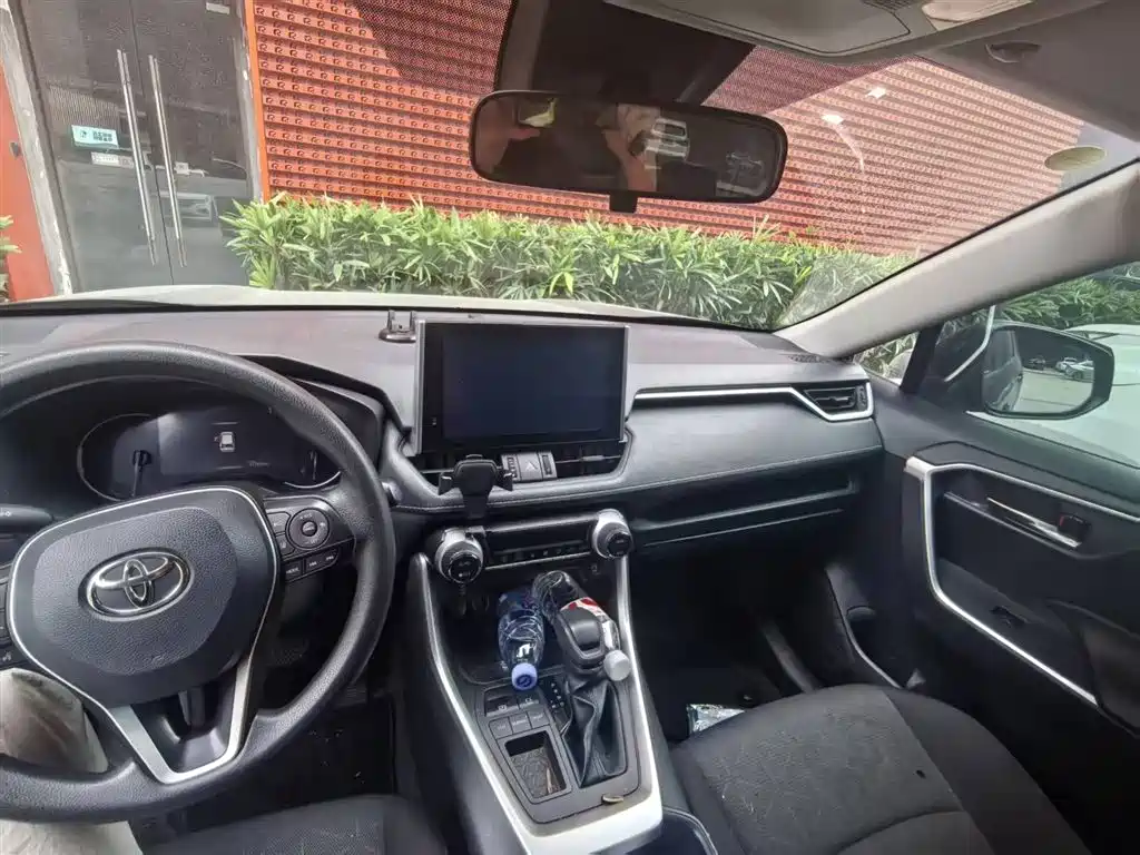 Toyota RAV4 2023