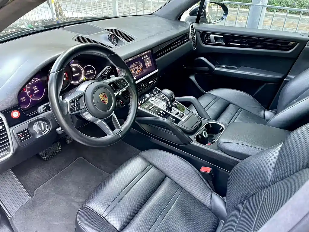 Porsche Cayenne 2021