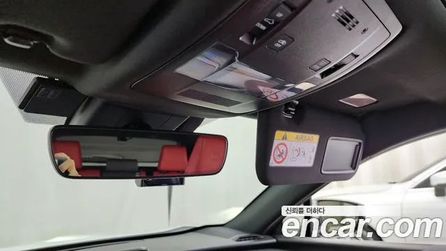 Lexus UX 2021