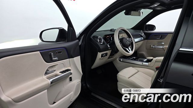 Mercedes-Benz GLB 2023