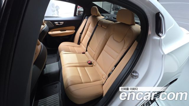 Volvo S60 2024