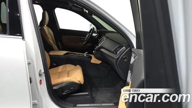Volvo XC90 2025