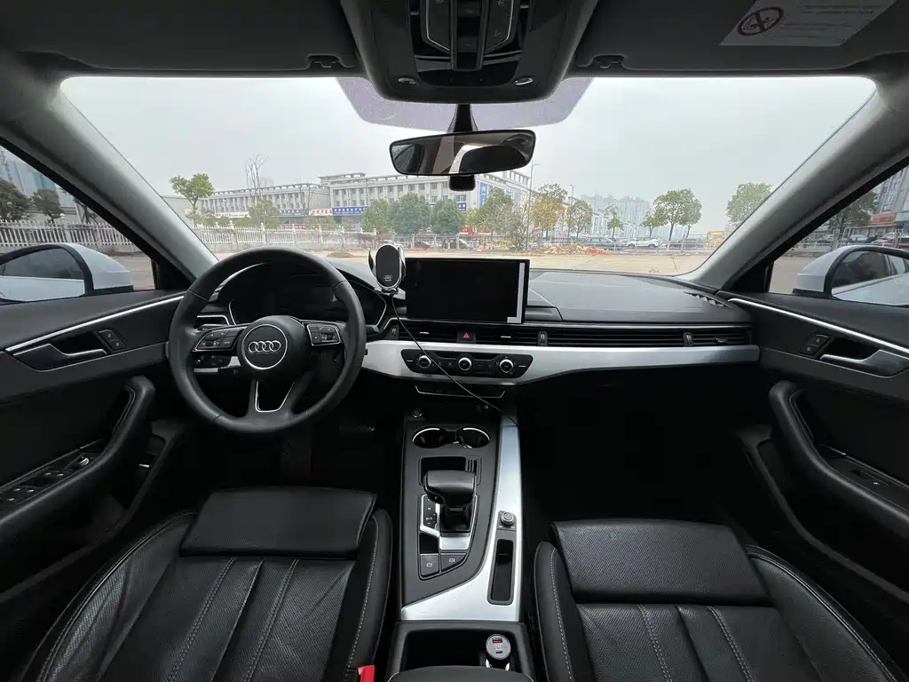 Audi A4 2023