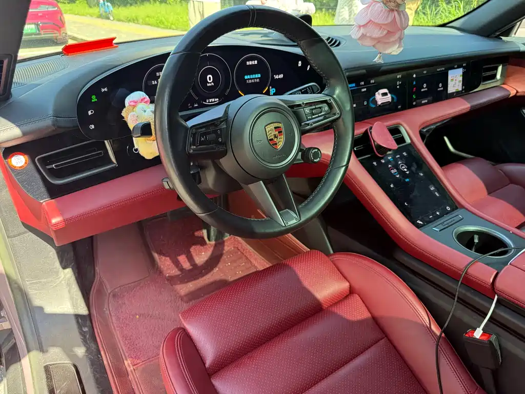 Porsche Taycan 2023