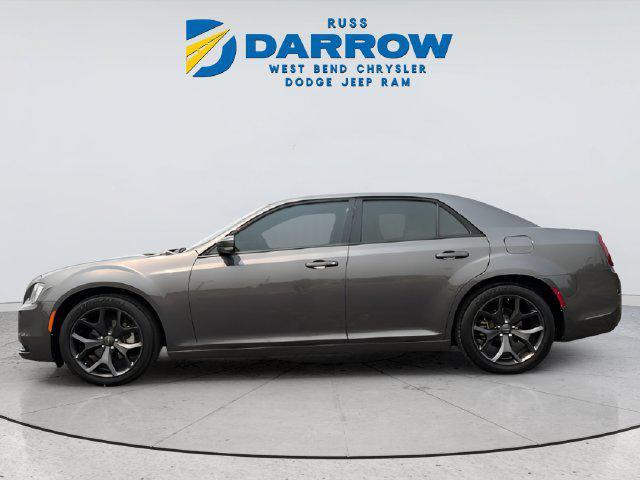 Chrysler 300 2023