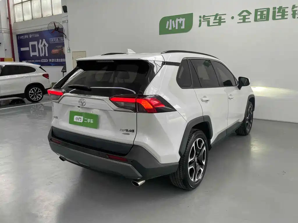 Toyota RAV4 2021