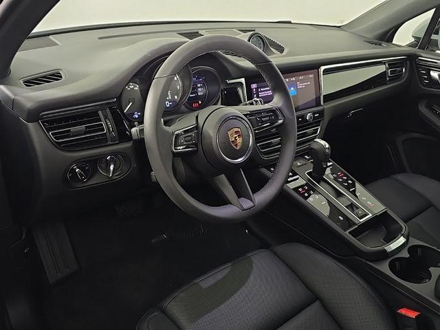 Porsche Macan 2025