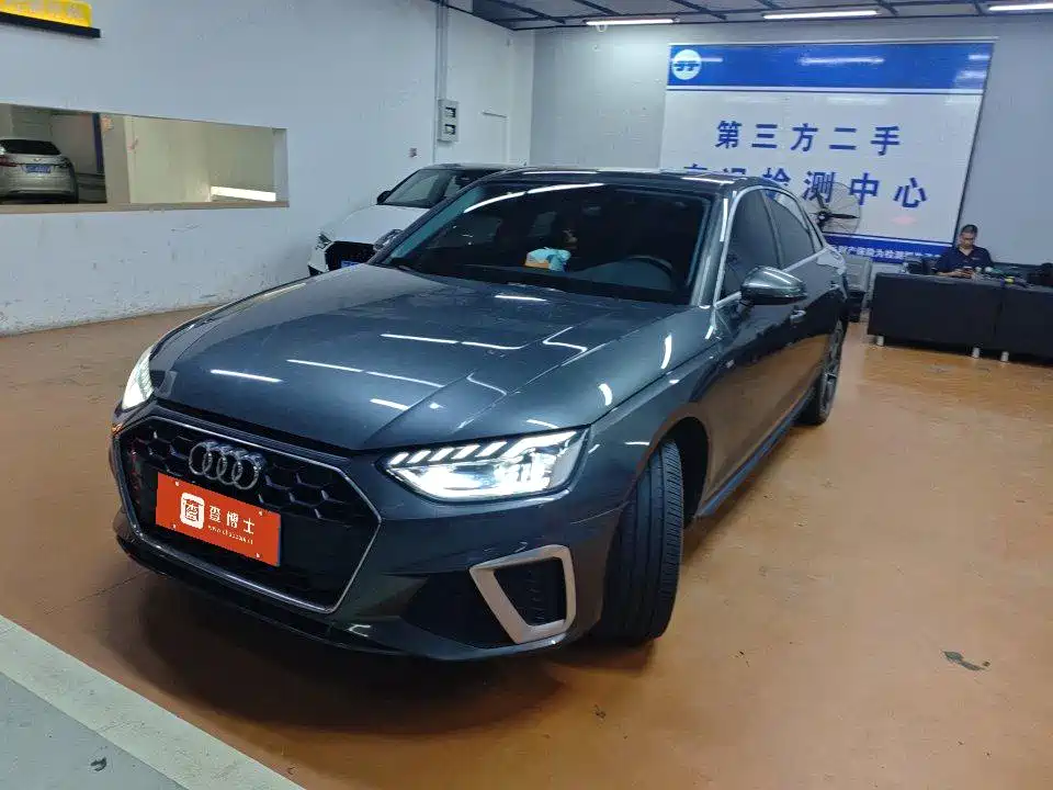 Audi A4 2021