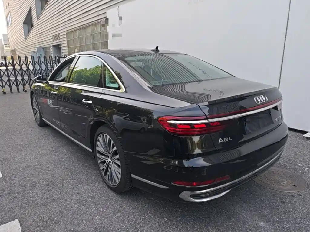 Audi A8 2025