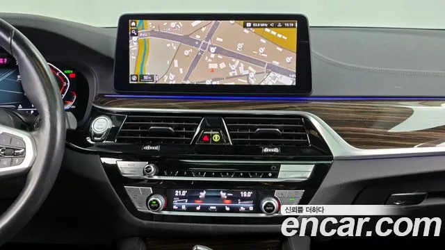BMW 5 серии 2021