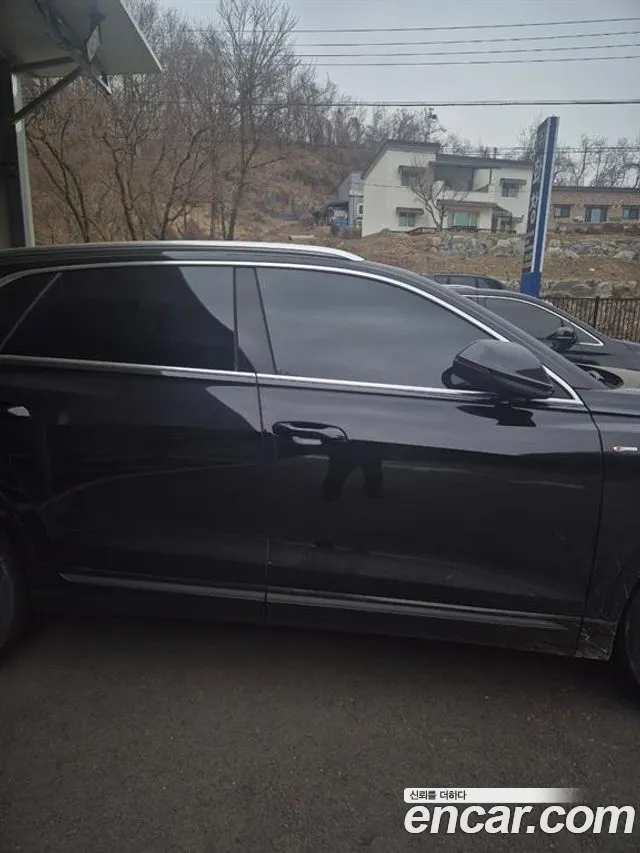 Audi Q8 2021