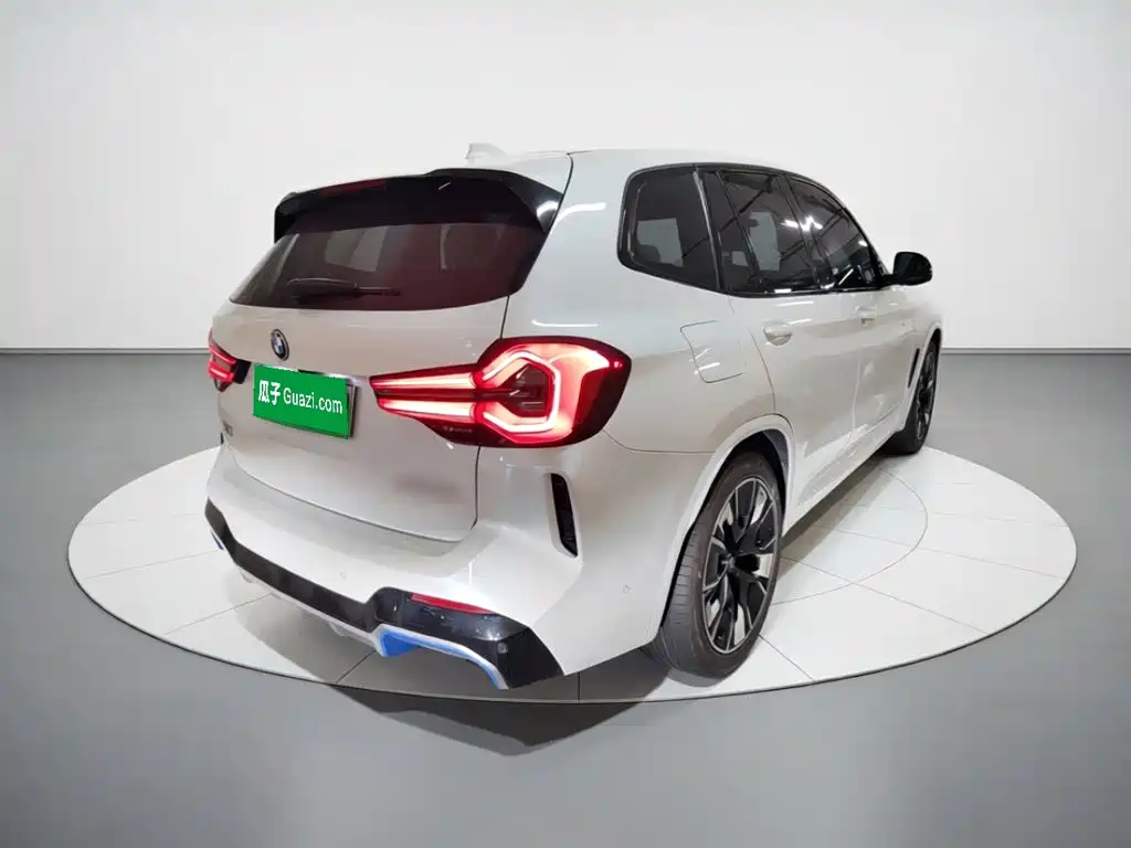BMW iX3 2021