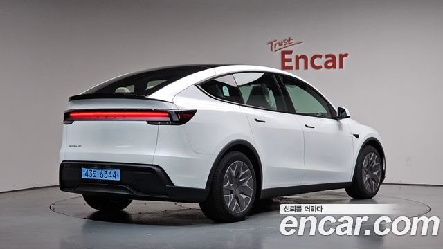 Tesla Model Y 2026
