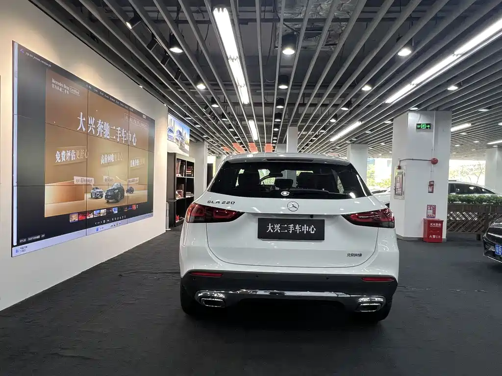 Mercedes-Benz GLA 2023
