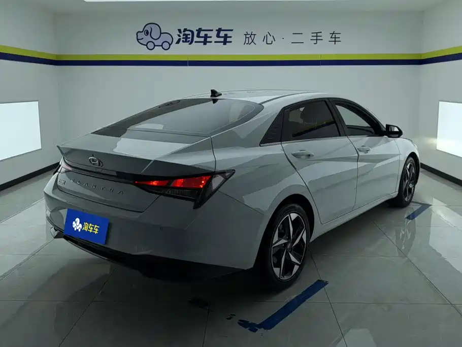 Hyundai Elantra 2021
