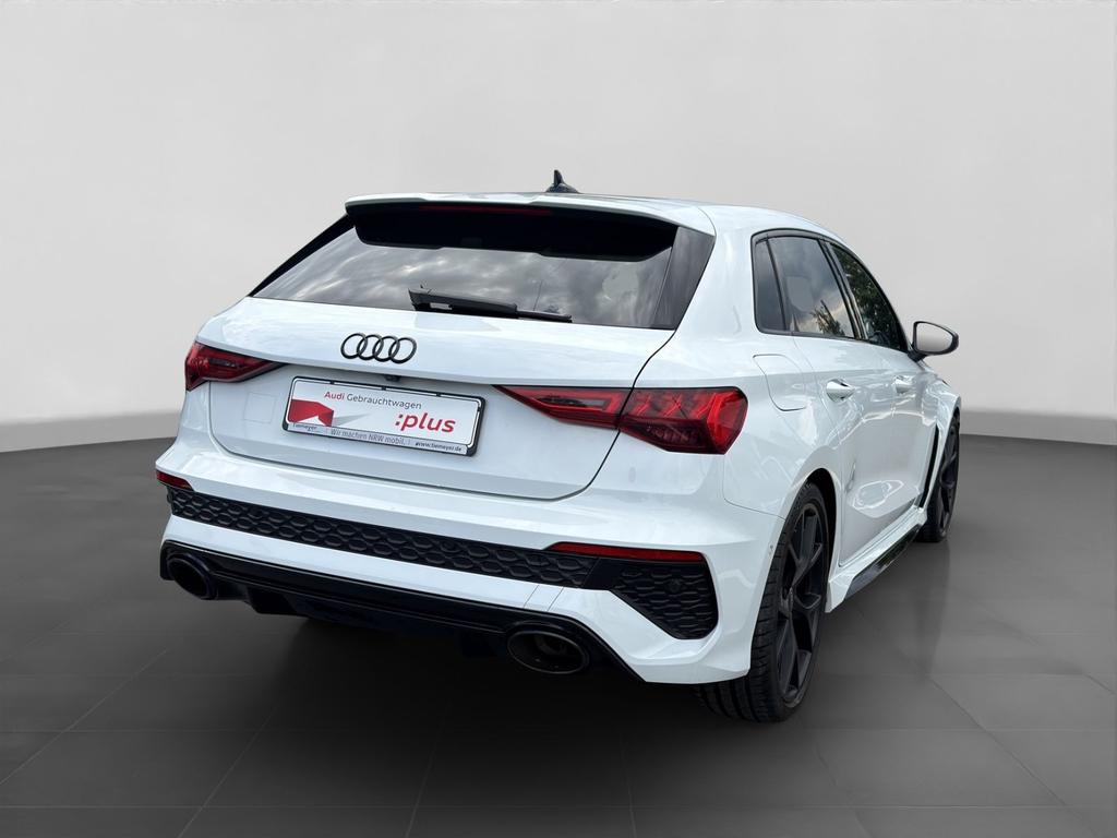 Audi RS3 2024