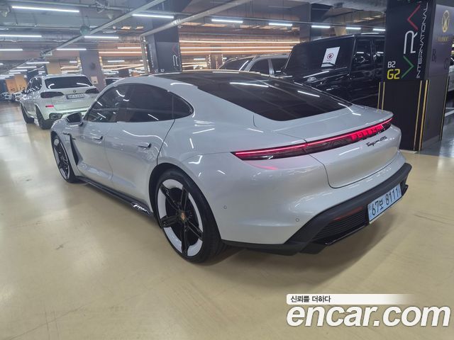 Porsche Taycan 2025