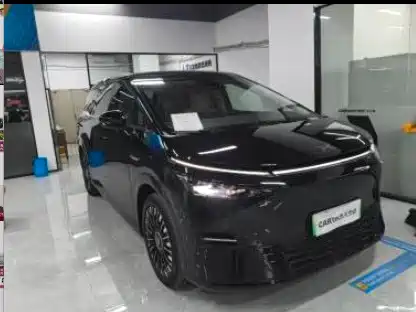 Xpeng X9 2025