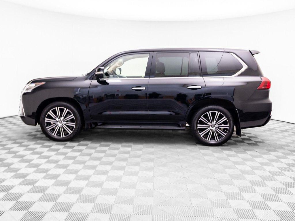 Lexus LX 2021