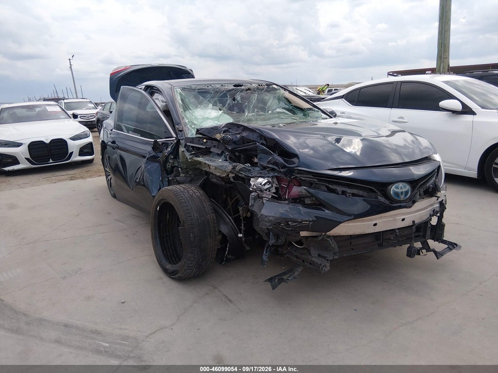 Toyota Camry 2021