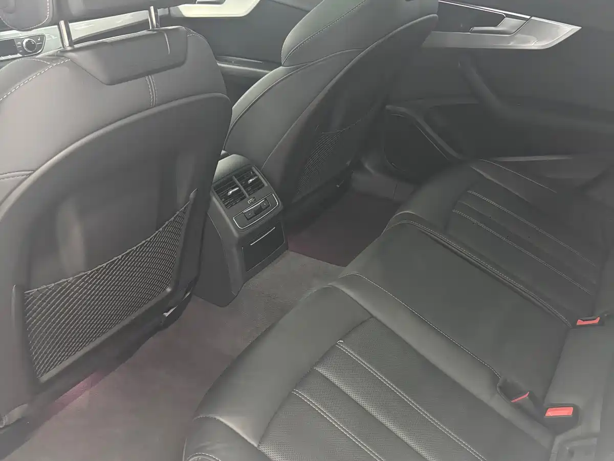 Audi A4 2021