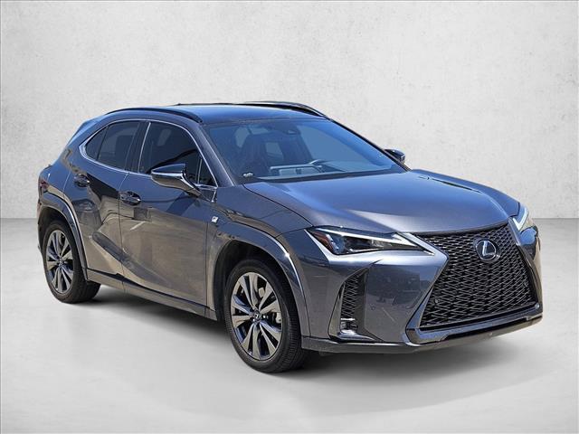 Lexus UX 2024
