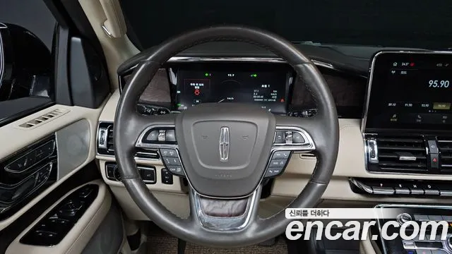 Lincoln Navigator 2021