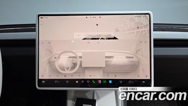 Tesla Model Y 2025