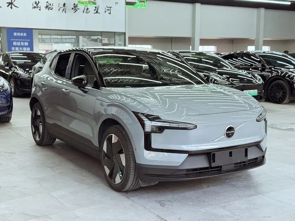 Volvo EX30 2024